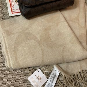 Nwt Coach vanilla/light camel cashmere scarf